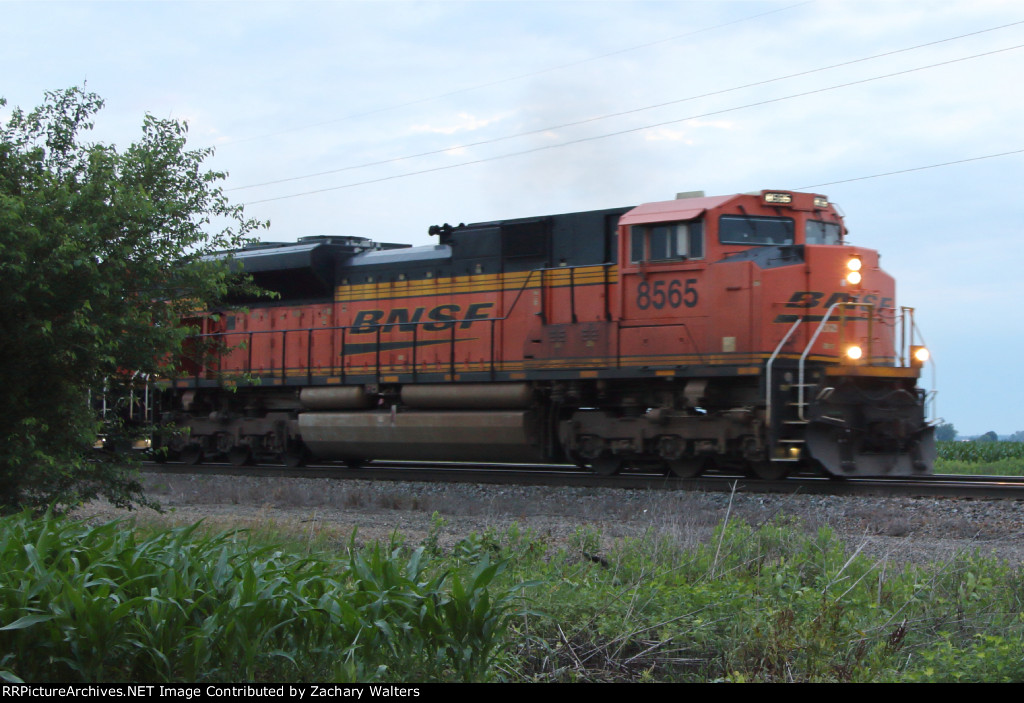 BNSF 8565